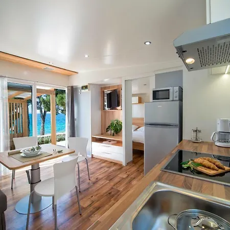 Adria Village Superior Mobile Homes Pakostane Exterior photo